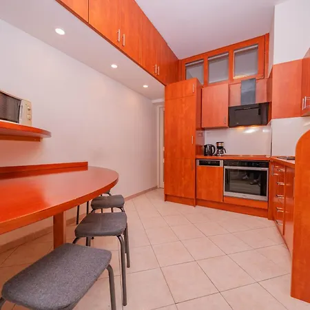 Apartment 2 Bob's - 2 Bedrooms With King Size Beds