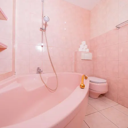Daire 2 Bob's - 2 Bedrooms With King Size Beds *
