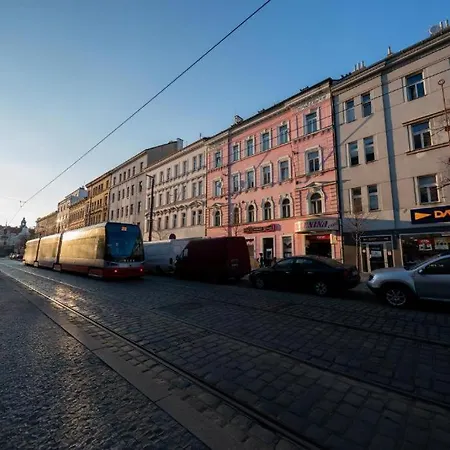 2 Bob's - 2 Bedrooms With King Size Beds * Prague
